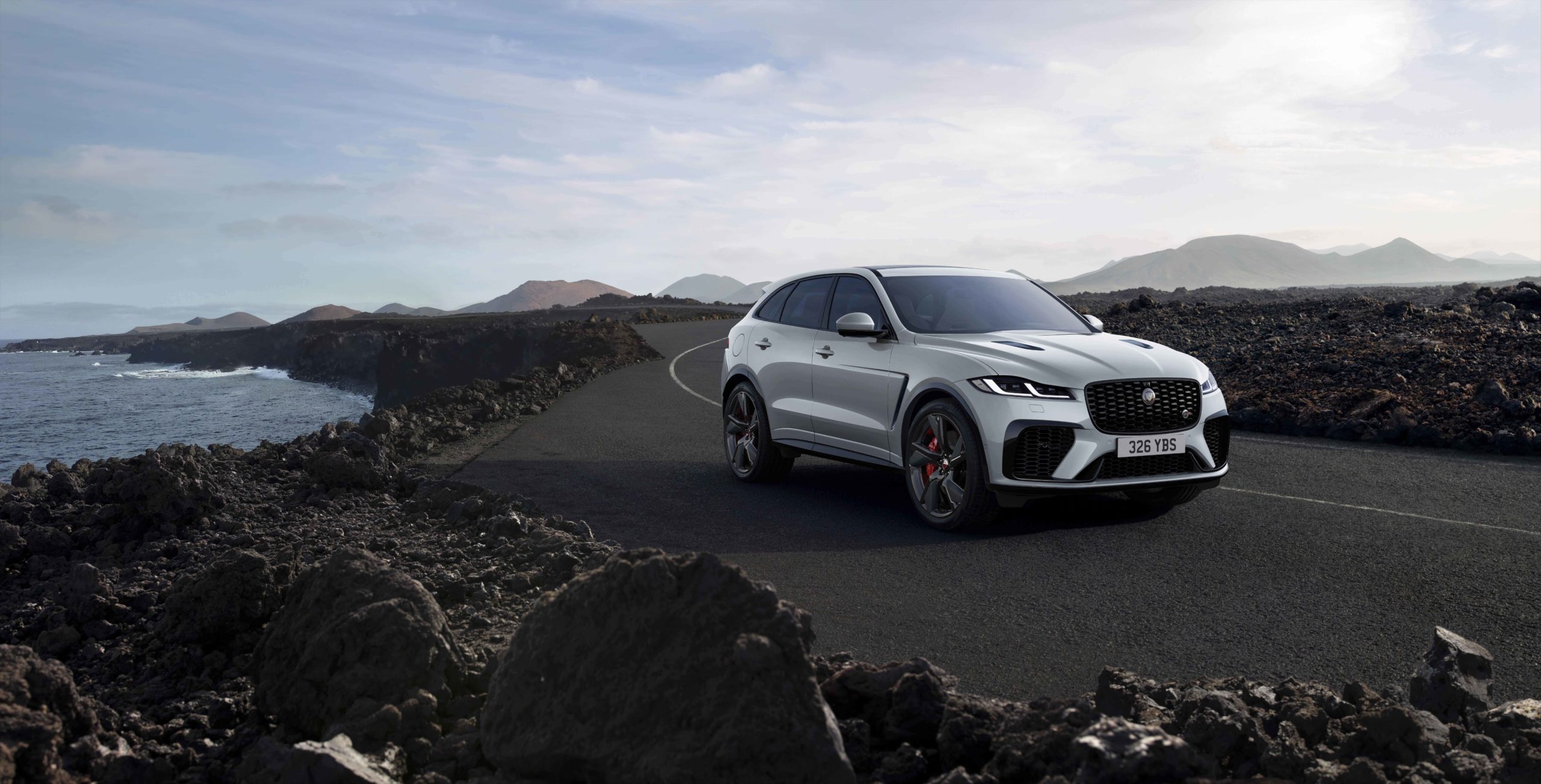 Jag F PACE SVR 22MY Exterior Front 3 4 006 GLHD 110821